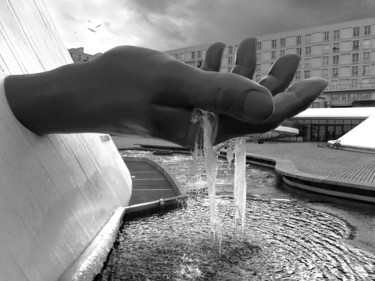 Photographie intitulée "La fontaine gelée" par Jérôme Cambra, Œuvre d'art originale, Photographie numérique