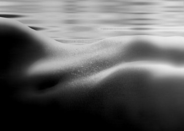 Photographie intitulée "Au bord de l'eau" par Jérôme Cambra, Œuvre d'art originale