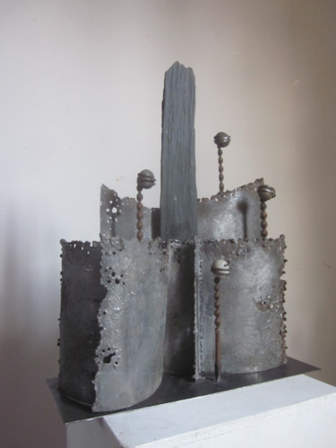 Skulptur mit dem Titel "Le château des Carp…" von Jérôme Danikowski, Original-Kunstwerk, Metalle