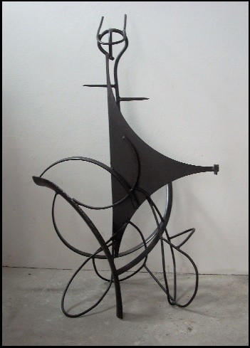 Sculpture titled "Reine" by Jérôme Danikowski, Original Artwork, Metals