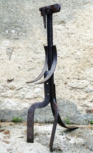 Sculpture titled "Kangourou" by Jérôme Danikowski, Original Artwork, Metals