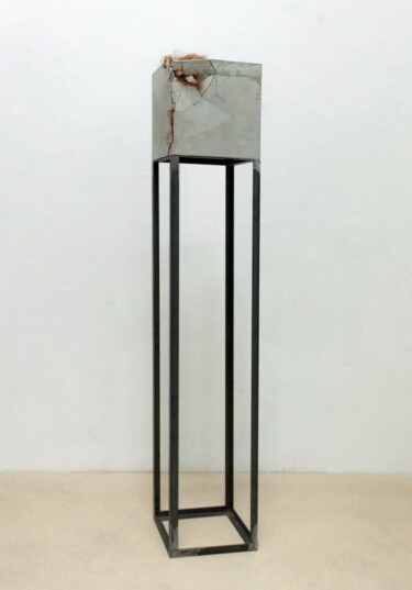 Skulptur mit dem Titel "Ser humano" von Jessica Guerreiro, Original-Kunstwerk, Zement