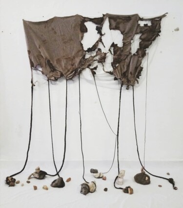 Rzeźba zatytułowany „A decadência flutua” autorstwa Jessica Guerreiro, Oryginalna praca, Tkanina