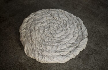 Sculpture titled "Terra" by Jessica Guerreiro, Original Artwork, Fabric