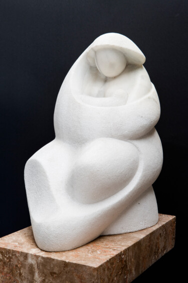 Escultura titulada "Maternidad" por Jesús (Xuxo) Vazquez, Obra de arte original, Piedra