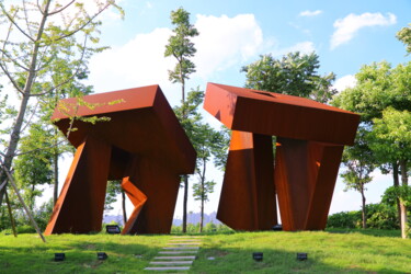 Scultura intitolato "Dólmenes" da Jesús (Xuxo) Vazquez, Opera d'arte originale, Metalli