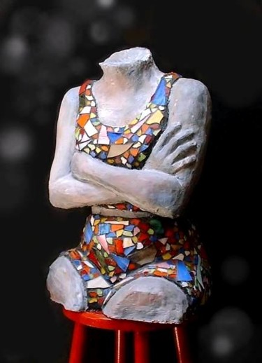 Escultura titulada "Woman of the Millen…" por Jill Nassau, Obra de arte original, Cerámica