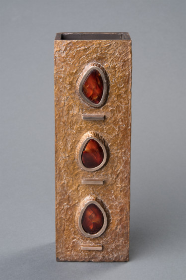 Escultura titulada "Three Stone Carneli…" por Jim Harman, Obra de arte original, Bronce
