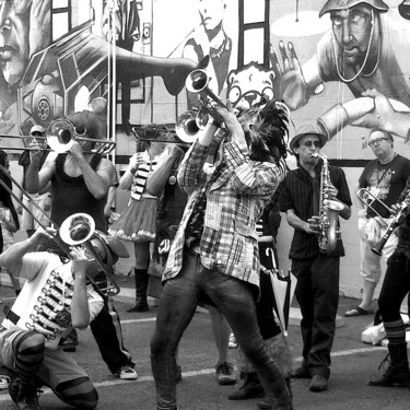 Fotografia intitulada "Orleans marching ba…" por Jim Williams, Obras de arte originais, Fotografia digital