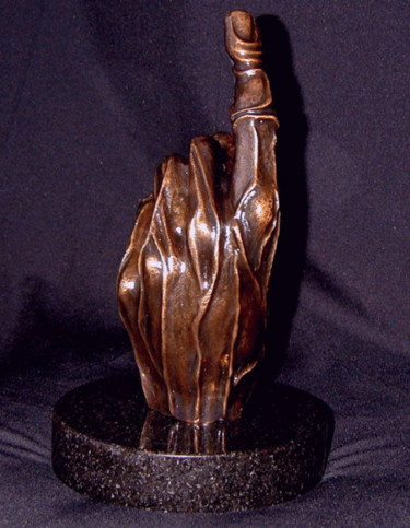 Scultura intitolato "“THE ARTIST’S HAND”…" da Jo Moore, Opera d'arte originale, Metalli