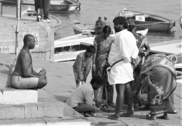Fotografie getiteld "India-Varanasi-unti…" door Joachim Mews, Origineel Kunstwerk, Digitale fotografie
