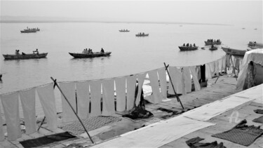 Photographie intitulée "India-Varanasi-Dusk…" par Joachim Mews, Œuvre d'art originale, Photographie numérique