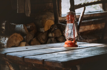 Fotografie getiteld "Old Lantern." door Joanne Lemay, Origineel Kunstwerk, Digitale fotografie