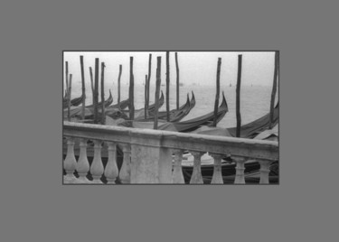 Photographie intitulée "gondoles" par Joel Thevenot, Œuvre d'art originale