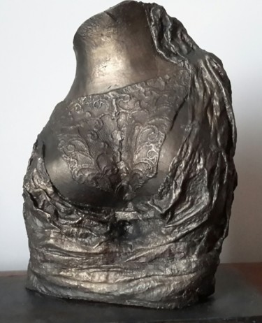 Sculpture titled "Elle..." by Joëlle Boutherin, Original Artwork, Plaster