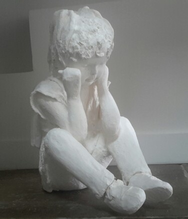 Sculpture titled "Le caprice d'Alienor" by Joëlle Boutherin, Original Artwork, Plaster