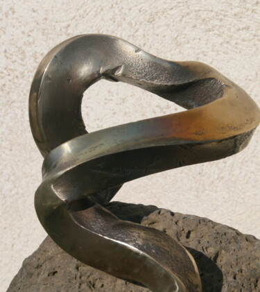 Sculpture titled "astéroïde" by Joelle Gavin, Original Artwork, Bronze