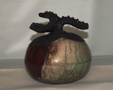 Sculpture intitulée "boite "corail" Raku" par Joëlle Thanel, Œuvre d'art originale, Céramique
