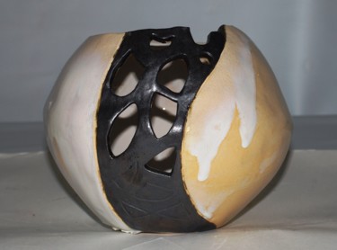 Sculpture intitulée "vase ajouré Email" par Joëlle Thanel, Œuvre d'art originale, Céramique
