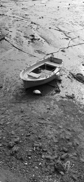 Fotografia intitolato "barque" da Joel Lescoules, Opera d'arte originale, Fotografia non manipolata Montato su Alluminio