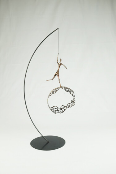 Sculpture titled "Qu'à un fil" by Joey Brusquet, Original Artwork, Metals