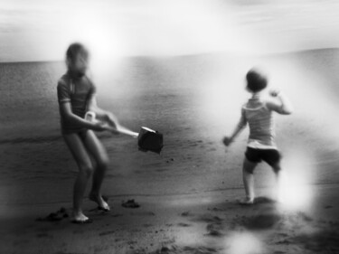 Photography titled "Enfance 17" by Johanna Bouvarel, Original Artwork, Digital Photography Mounted on Aluminium