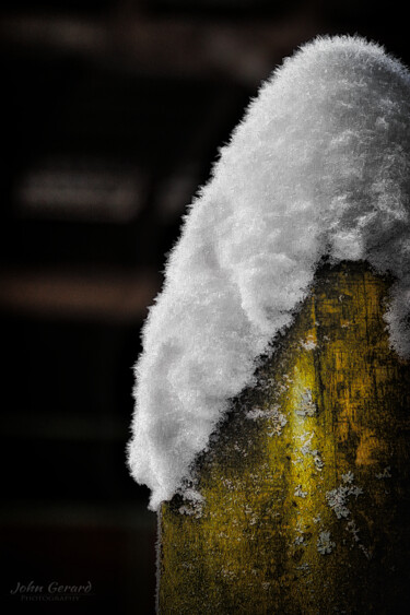 Photography titled "Schneedach / snowro…" by John Gerard, Original Artwork, Digital Photography