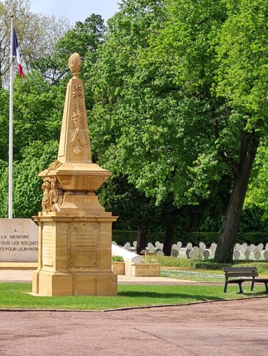 Fotografie mit dem Titel "Monument commémorat…" von John Mailly, Original-Kunstwerk, Nicht bearbeitete Fotografie