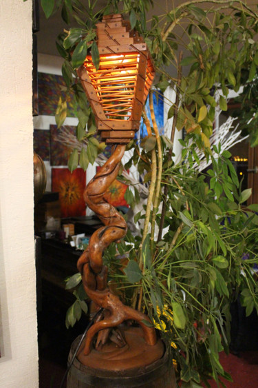 Sculpture intitulée "Réverbère tortueux" par Jonathan Pradillon, Œuvre d'art originale, Bois