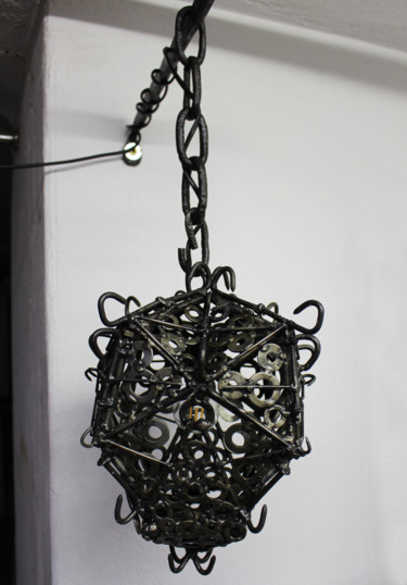 Diseño titulada "Réverbère médiéval" por Jonathan Pradillon, Obra de arte original, Metales