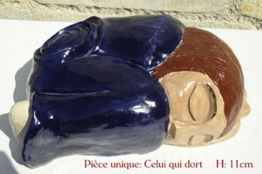 Sculpture intitulée "celui qui dort" par Jongleurs De Terre, Œuvre d'art originale, Céramique