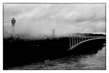 Photographie intitulée "Niagara" par Jonny Guardiani, Œuvre d'art originale, Photographie argentique