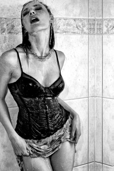 Фотография под названием "The shower of Anna 1" - Jose Grimm, Подлинное произведение искусства, Цифровая фотография