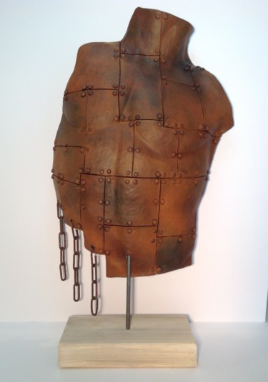 Sculpture intitulée "Cuirasse homme" par Jose Hernandez, Œuvre d'art originale, Terre cuite