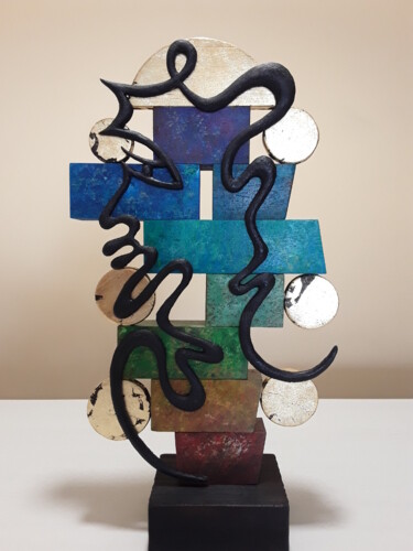 Sculpture titled "EXCÉNTRICA" by José Manuel Solares, Original Artwork, Wood