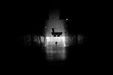 Фотография под названием "Time tunnel" - José Miguel Oliveira, Подлинное произведение искусства, Цифровая фотография