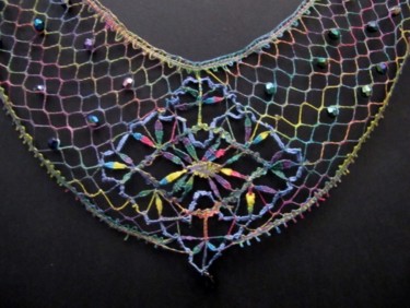Artisanat intitulée "détail du collier" par Josette Garrigues, Œuvre d'art originale, Bijoux