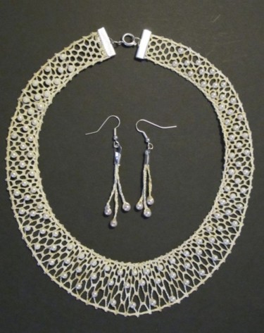 Artisanat intitulée "collier de dentelle" par Josette Garrigues, Œuvre d'art originale, Bijoux