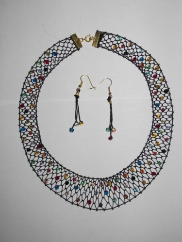 Artisanat intitulée "collier de dentelle" par Josette Garrigues, Œuvre d'art originale