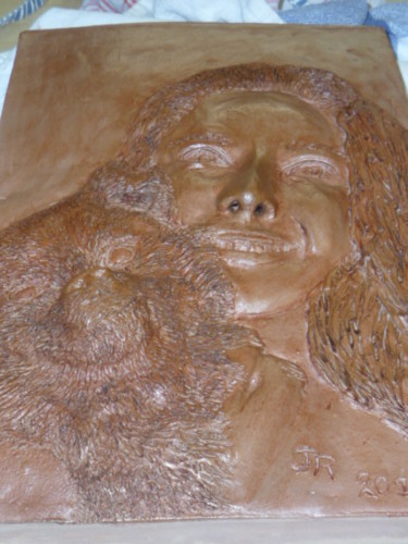 「sculpture bas relief」というタイトルの彫刻 Josi Ricaによって, オリジナルのアートワーク, テラコッタ