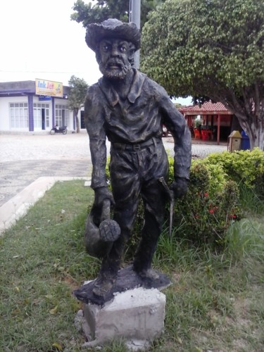 Sculpture titled "Jardineiro" by Jota Vieira, Original Artwork, Other