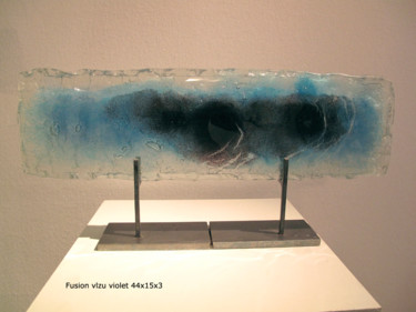 Scultura intitolato "fusion-bleu-violet-…" da Jean-Pierre Deguillemenot, Opera d'arte originale, Vetro