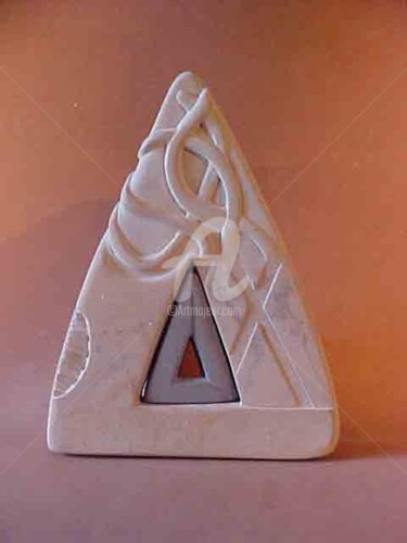 Sculpture titled "triangulo2w.jpg" by Juan Rojas, Original Artwork, Stone
