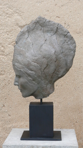 Sculpture titled "Niamh" by Judith Franken, Original Artwork, Terra cotta