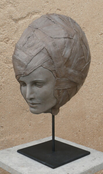 Sculpture titled "Sera" by Judith Franken, Original Artwork, Terra cotta