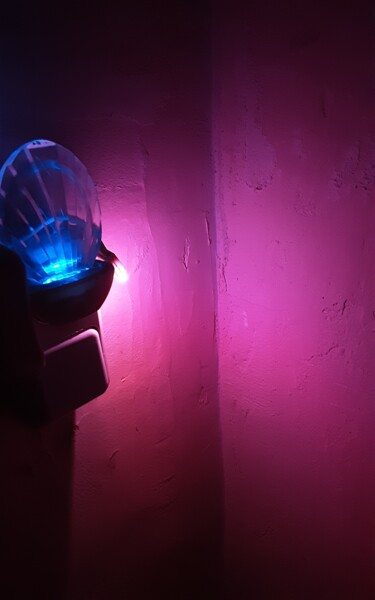 Фотография под названием "Licht im Dunkeln 1" - Judith Simonis, Подлинное произведение искусства, Не манипулируемая фотограф…