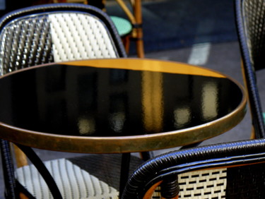 Photographie intitulée "Attendant le café" par Jürgen Briem, Œuvre d'art originale