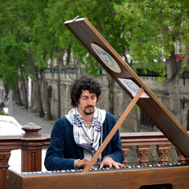 Fotografía titulada "Il pianista è mobile" por Jürgen Briem, Obra de arte original