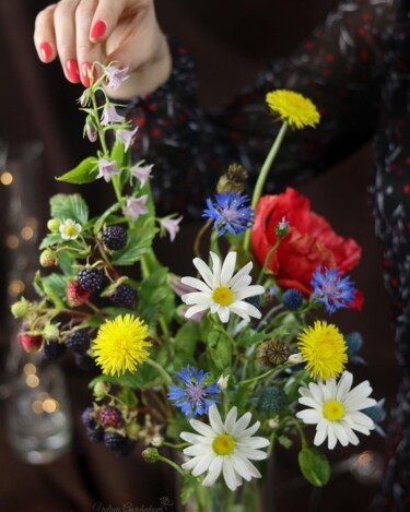 Скульптура под названием "Field bouquet of co…" - Julia Gorchakova, Подлинное произведение искусства, Керамика