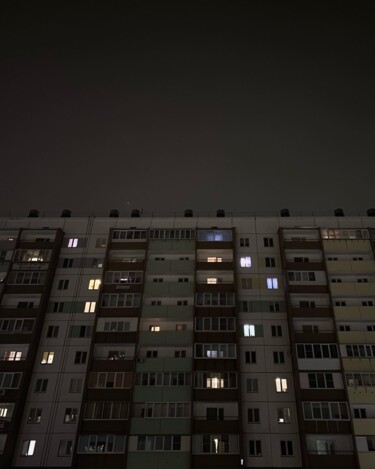 Photographie intitulée "Night" par Julia Litvinova, Œuvre d'art originale, Photographie numérique